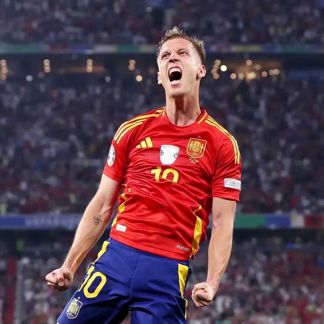 开云体育-西班牙豪强争胜对决,球员战术精湛