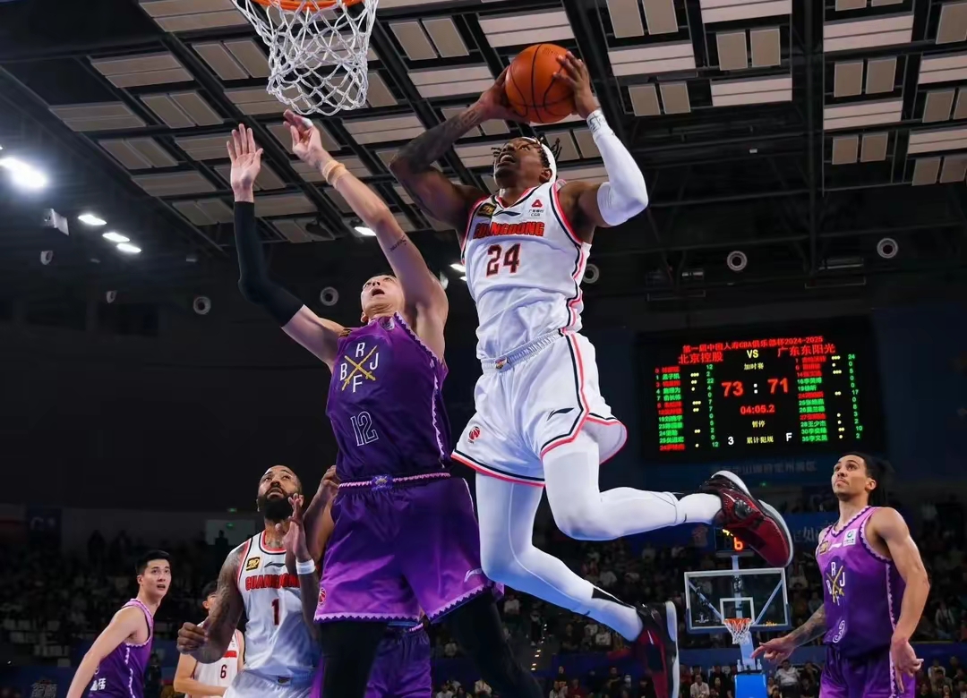 包含客場球隊遭遇強勁對手，力拼下一場勝利的词条