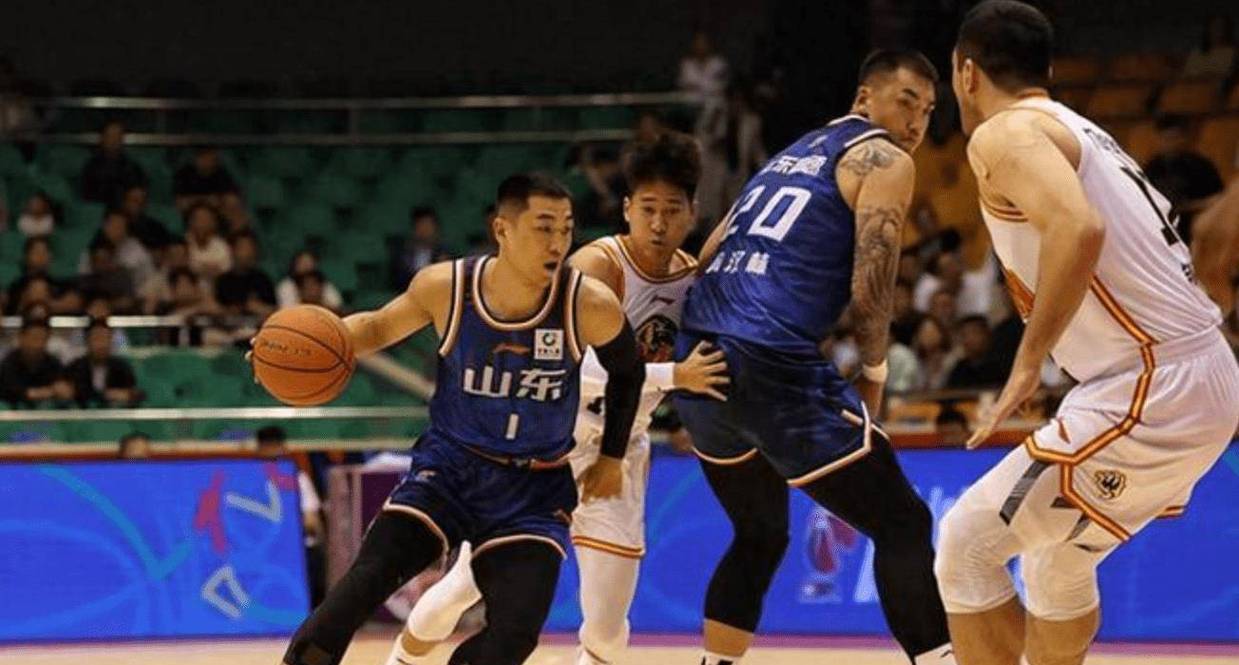 山东男篮惊险获胜，晋级夺冠