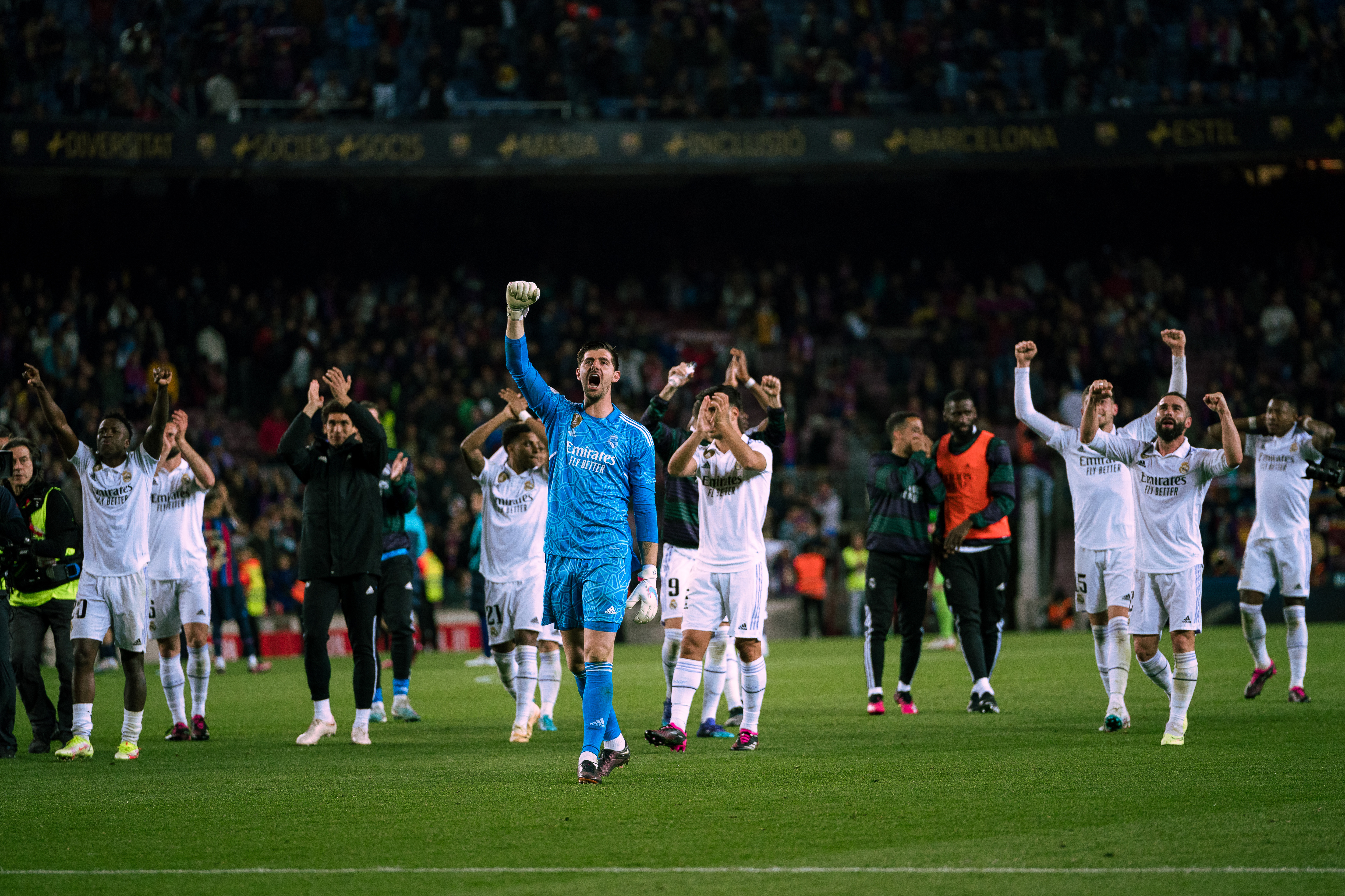 开云官网-皇家马德里大胜,巴萨进攻疲软难以奏效!