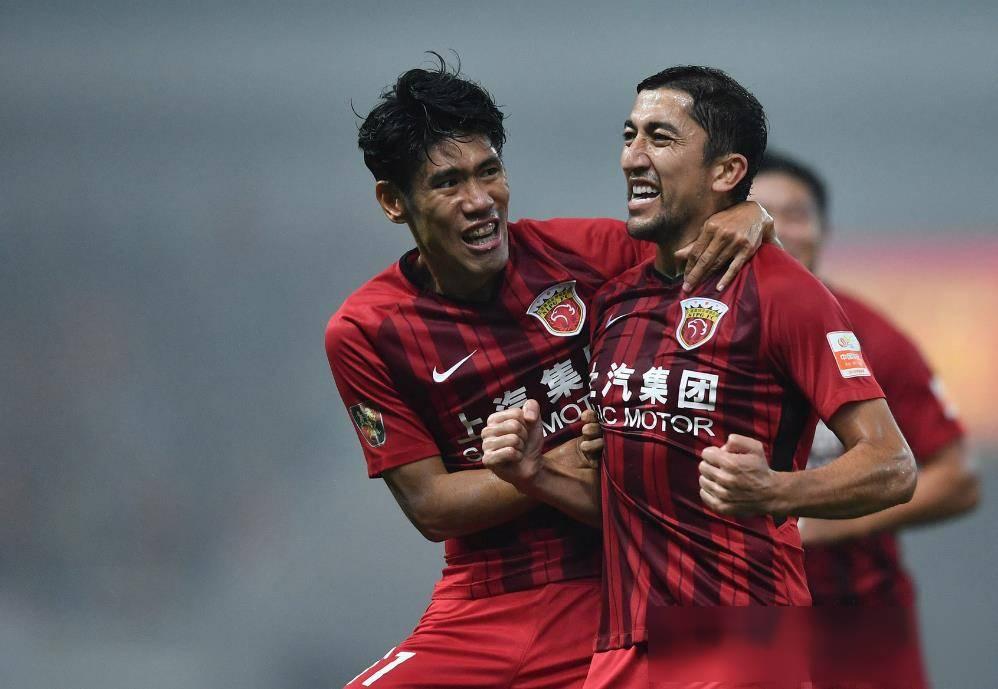 包含郑又荣加盟申花，未来将在中超展现实力的词条