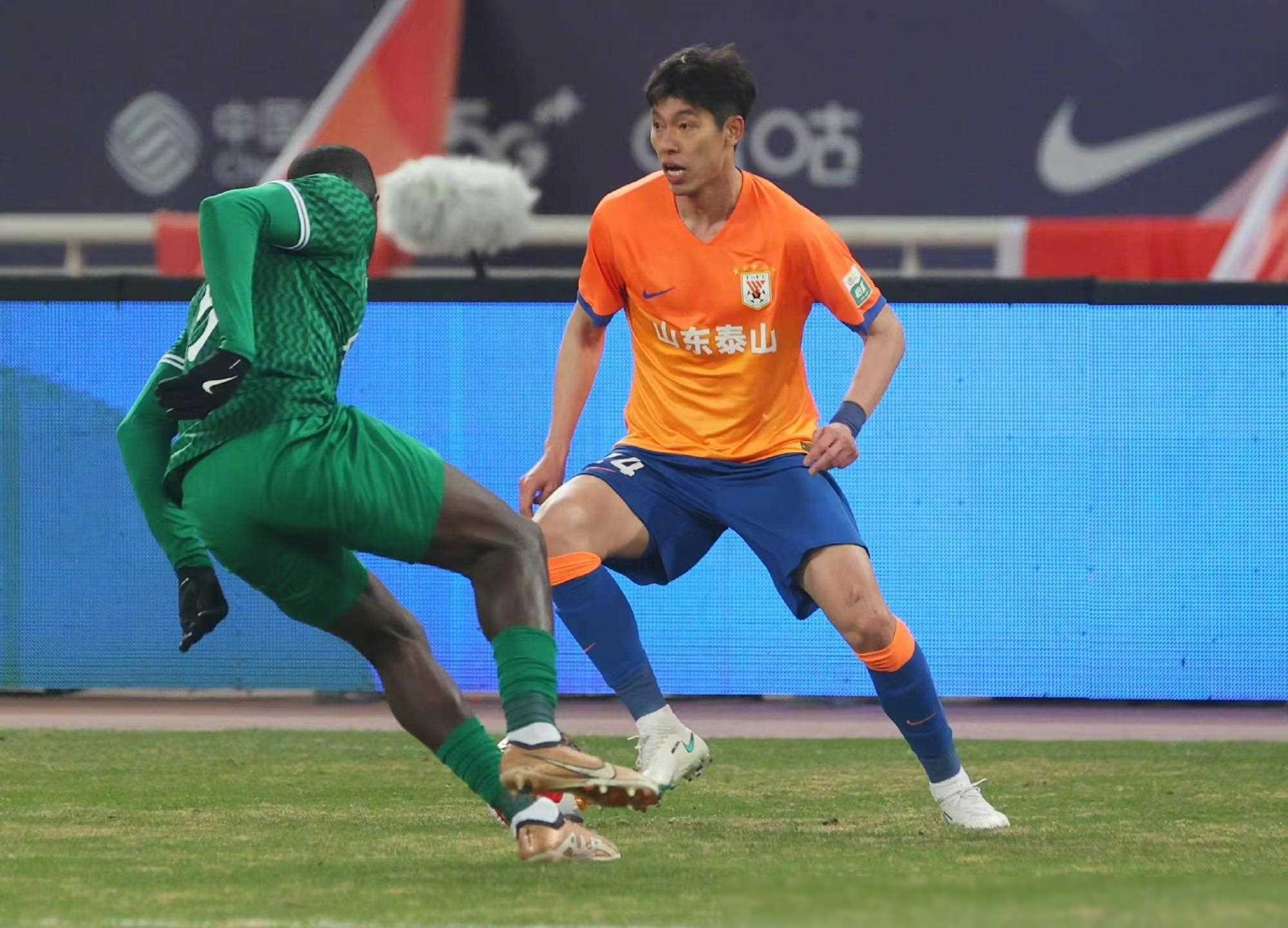 开云体育app-关于疯狂角逐:国安挑战恒大,战况如何?的信息