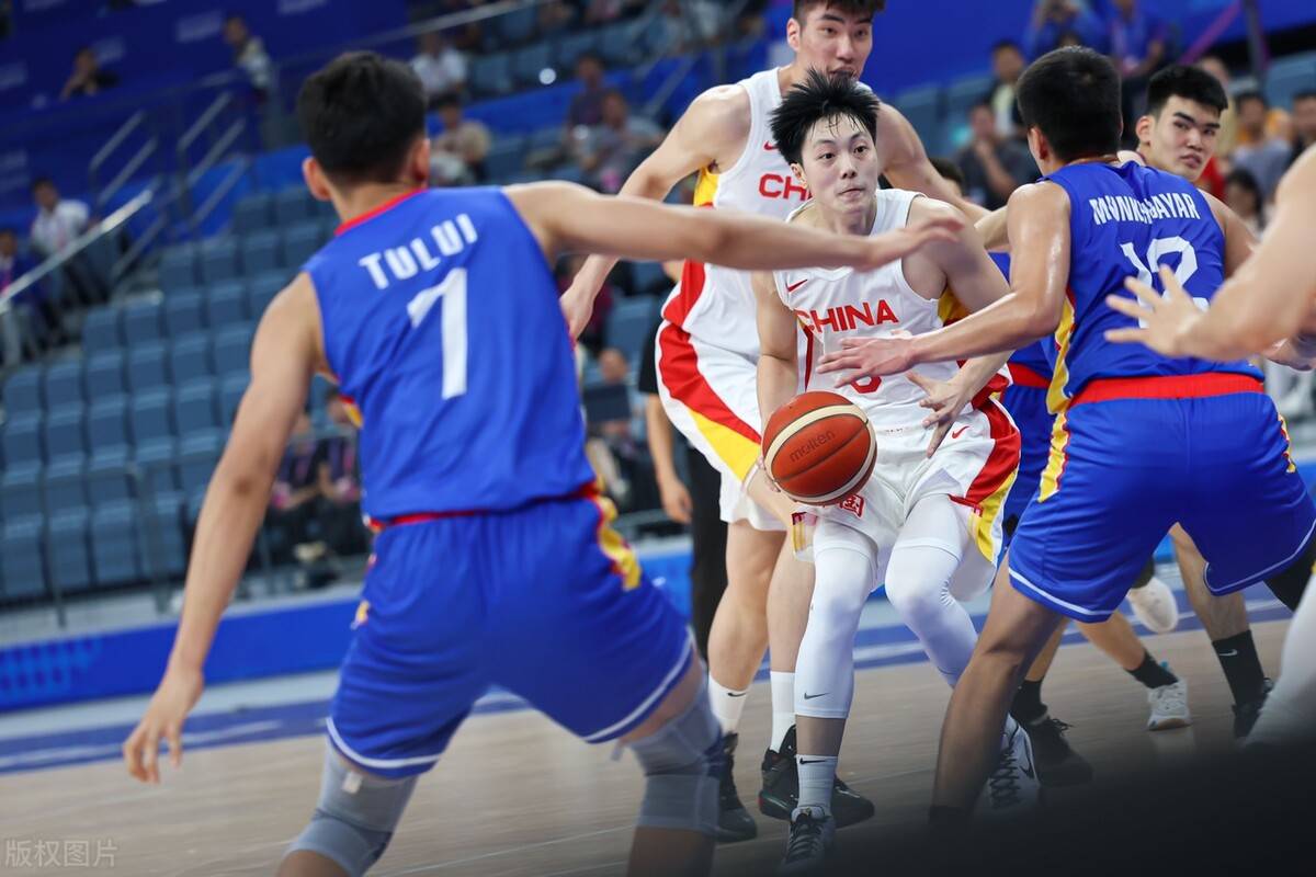 开云体育下载-云南男篮在场上大放异彩,击败对手