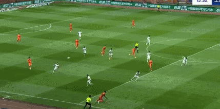 比赛中发生裁判失误争议,广播现场热议 比赛中发生裁判失误争议,广播现场热议