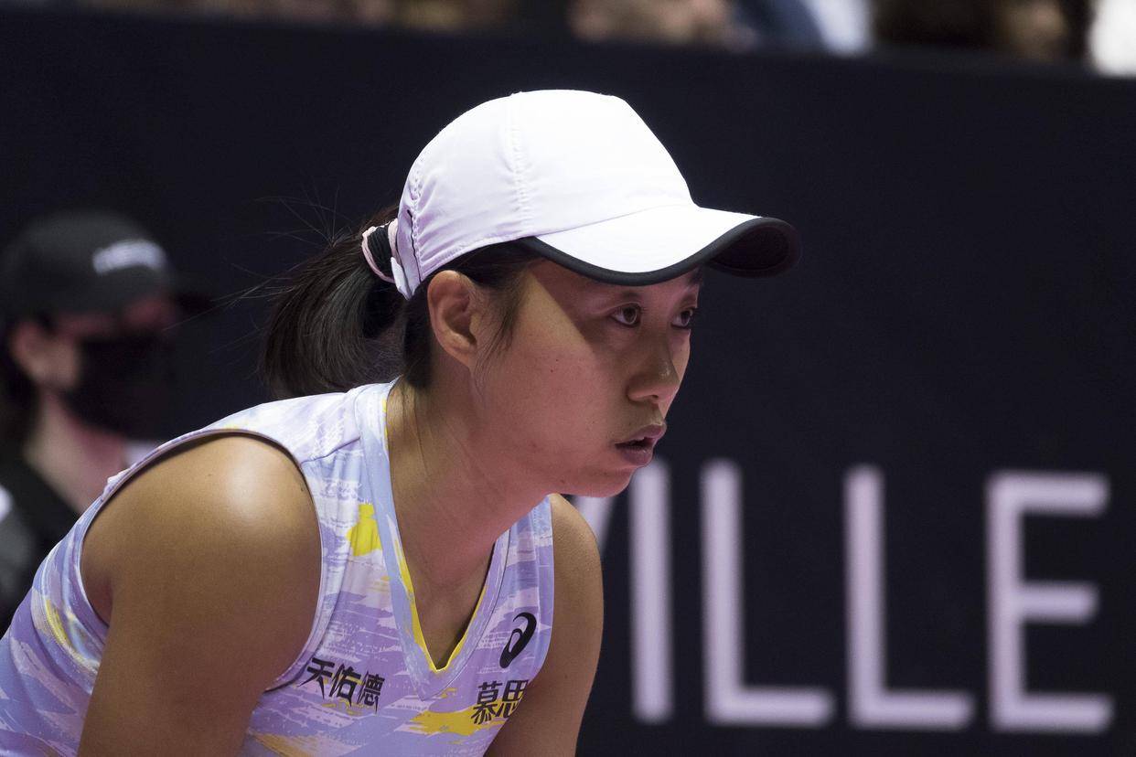 包含拉丁美洲球员高歌猛进斩获国际东南亚杯冠军的词条