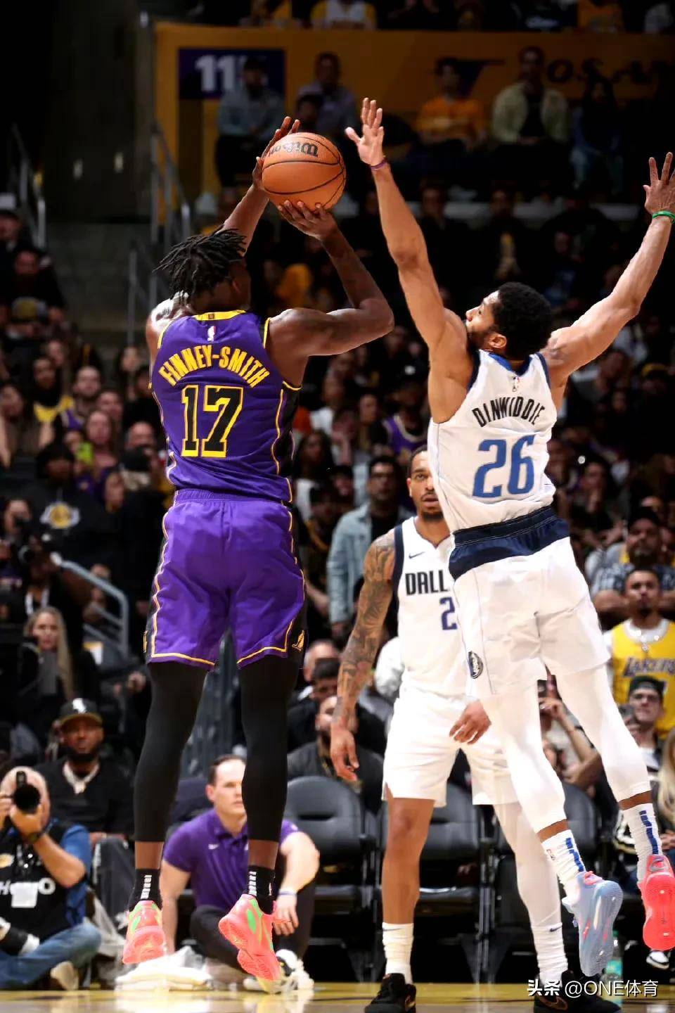 开云体育下载-湖人剑指总决赛稳住局势实现胜利的简单介绍