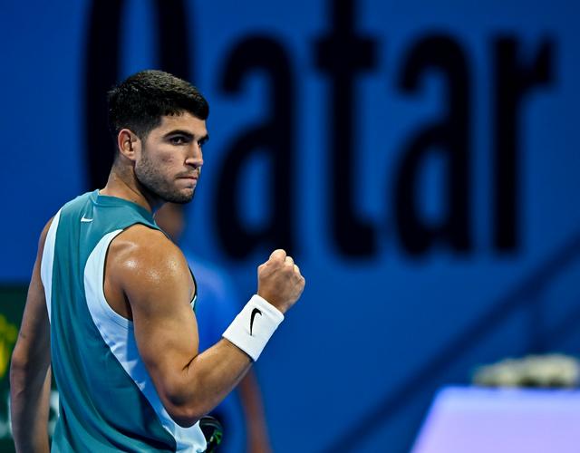 西班牙男子网球选手成功晋级四强