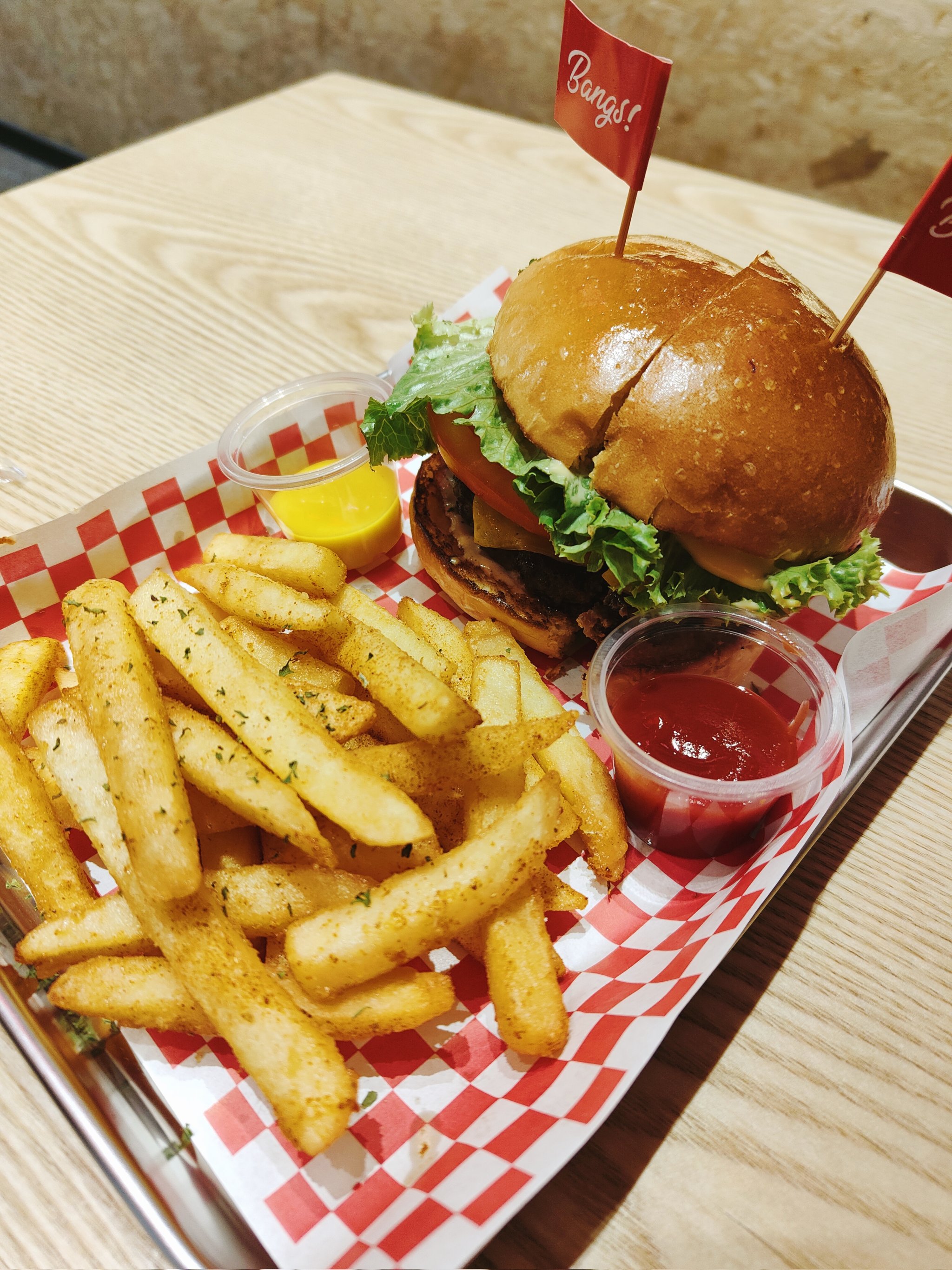 汉堡主场胜利，稳居中游积分的简单介绍