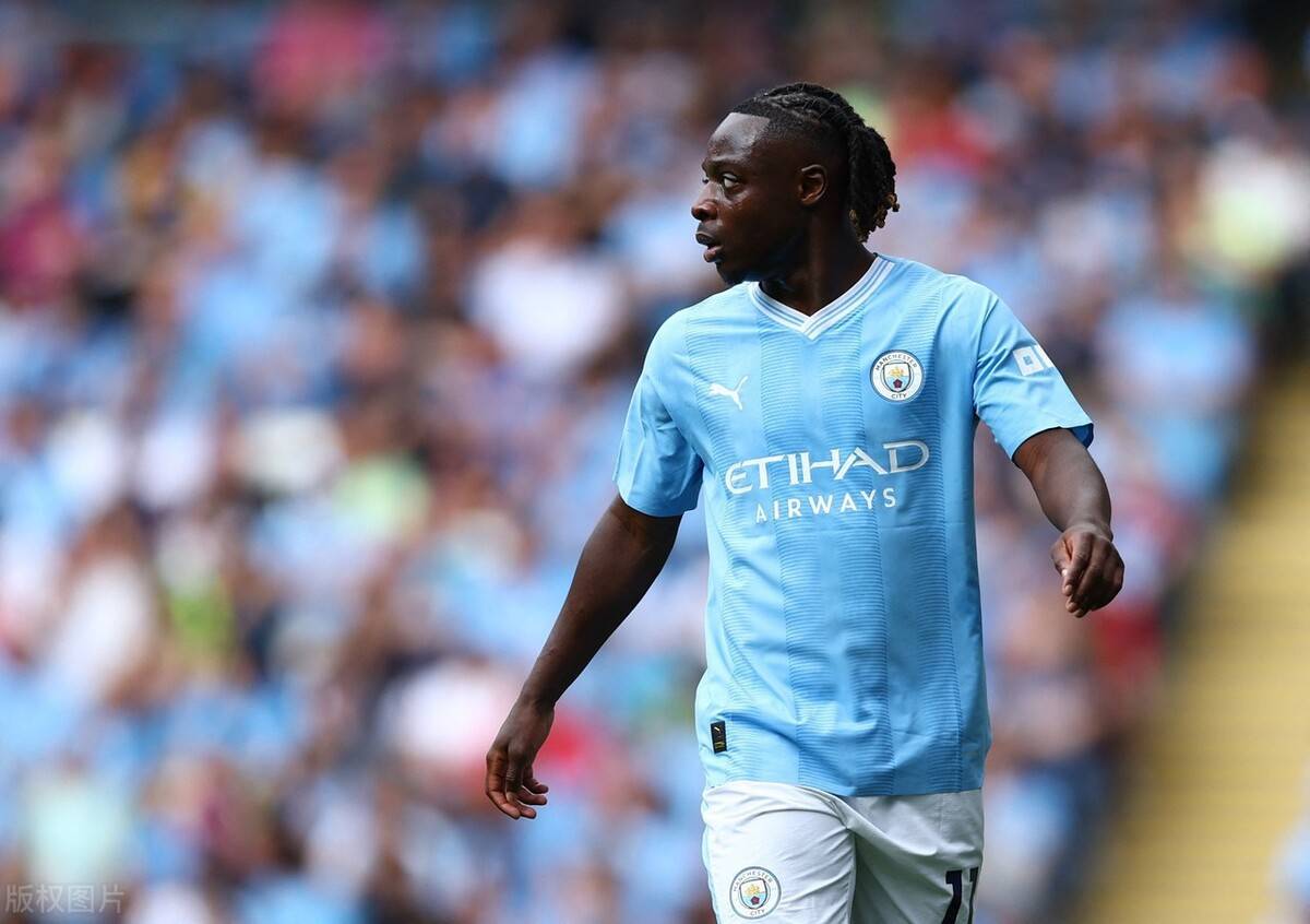 安达卢斯连捧稳团体冠军,士气大振 安达卢斯连捧稳团体冠军,士气大振