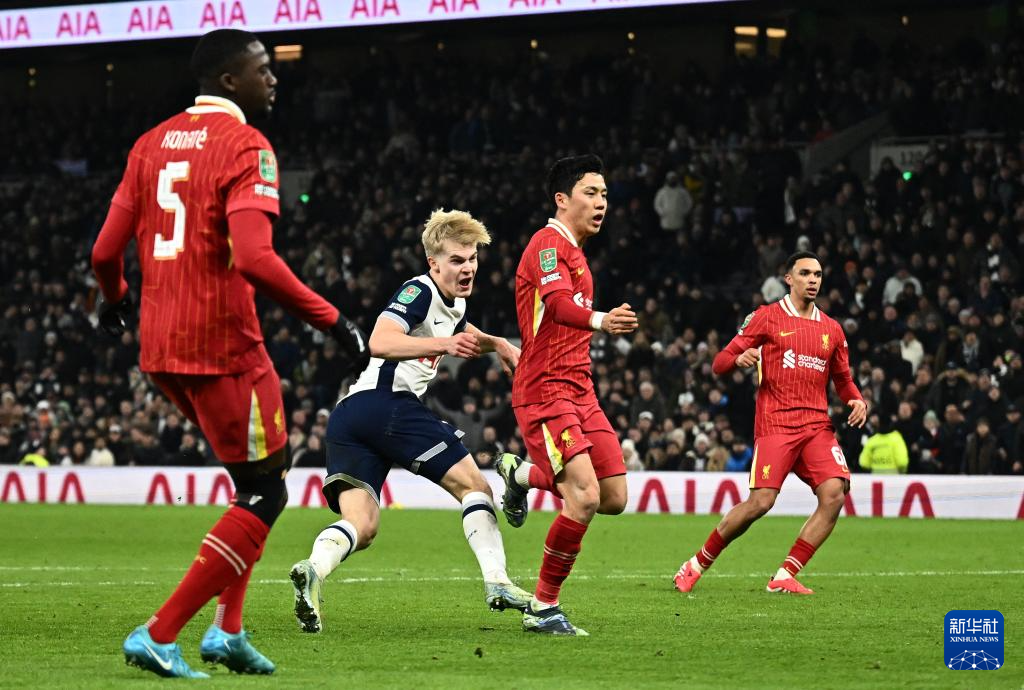 开云体育APP下载-热刺客场制胜,球队保持冠军争夺态势