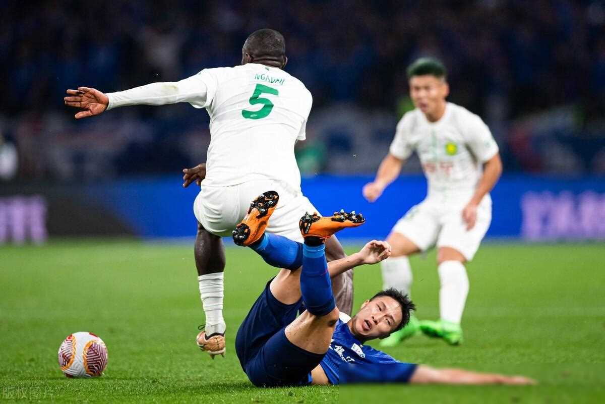 比赛中的进攻端表现引发热议