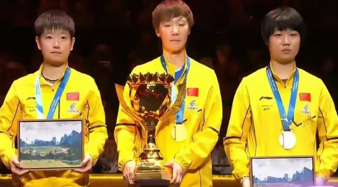 选手技压群芳夺得冠军,赛场壮举 选手技压群芳夺得冠军,赛场壮举