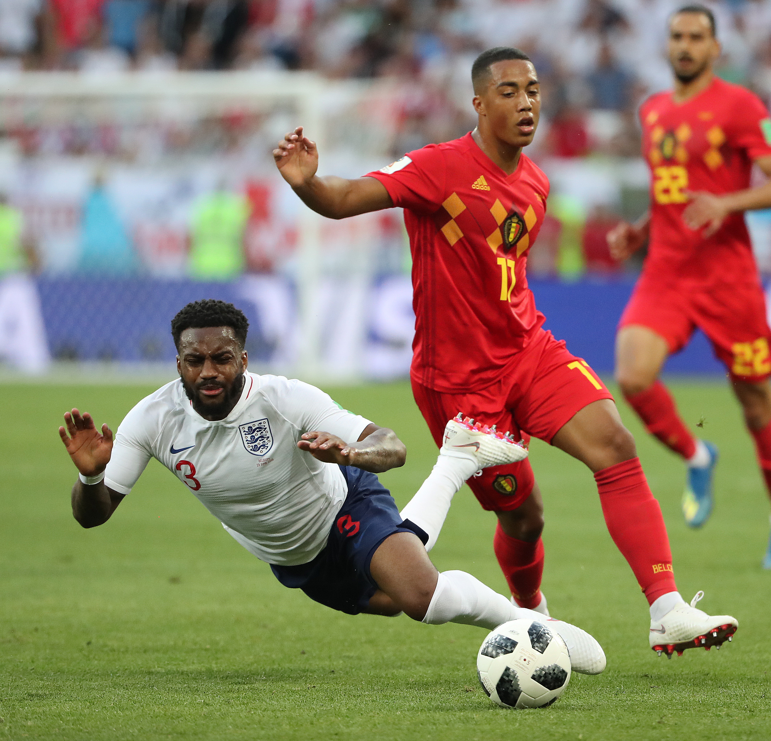 比利时队后防线出现疏漏被批评