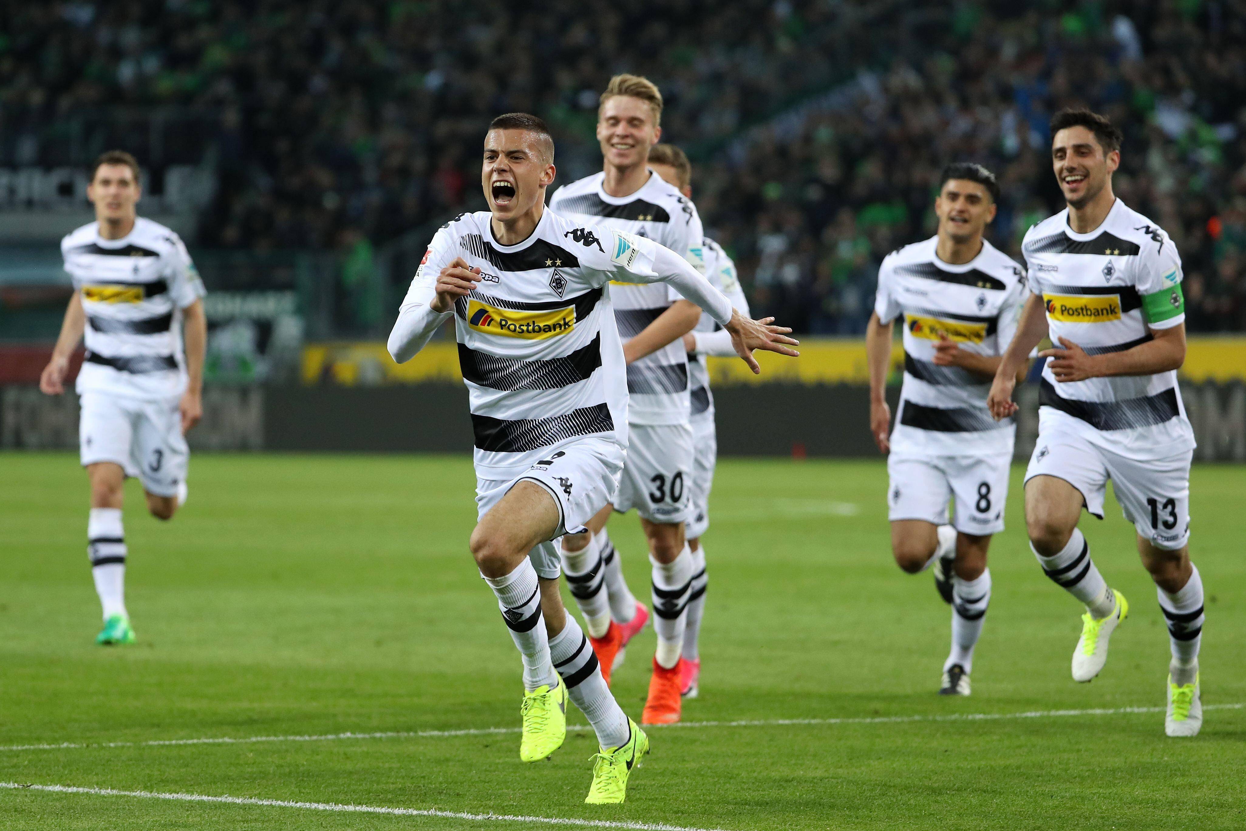 开云平台-激烈角逐!足球赛场上的豪门大战的简单介绍