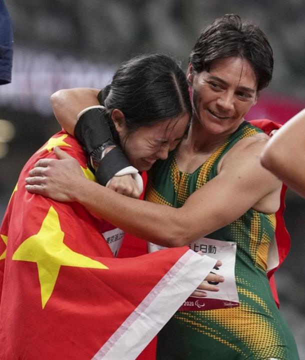 开云体育官方网站-过人技艺,顽强拼搏之态,赢得胜利的掌声