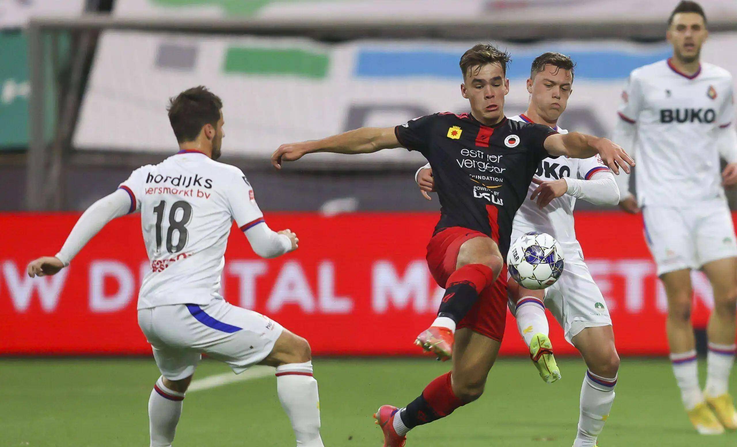 阿贾克斯表现出色，力克对手晋级