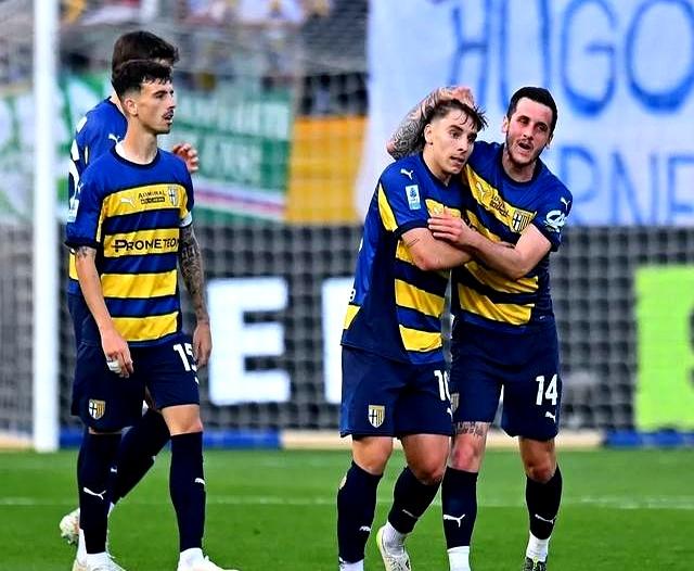 佛罗伦萨客场逼平对手,赛季表现出色 佛罗伦萨客场逼平对手,赛季表现出色