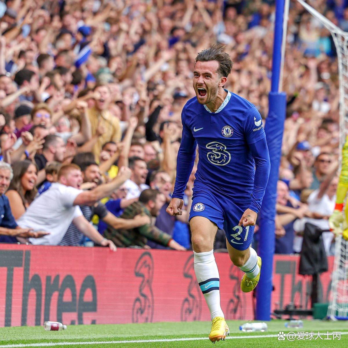 雷纳托荣登射手榜之首，助阵拜仁力克曼城