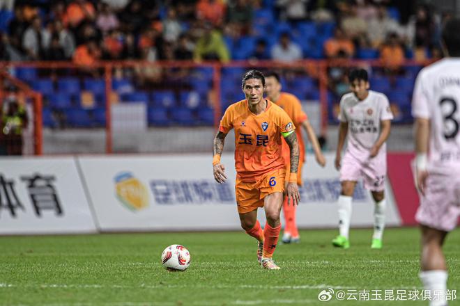 开云平台-云南足球开局猛烈,率先进球取得胜利