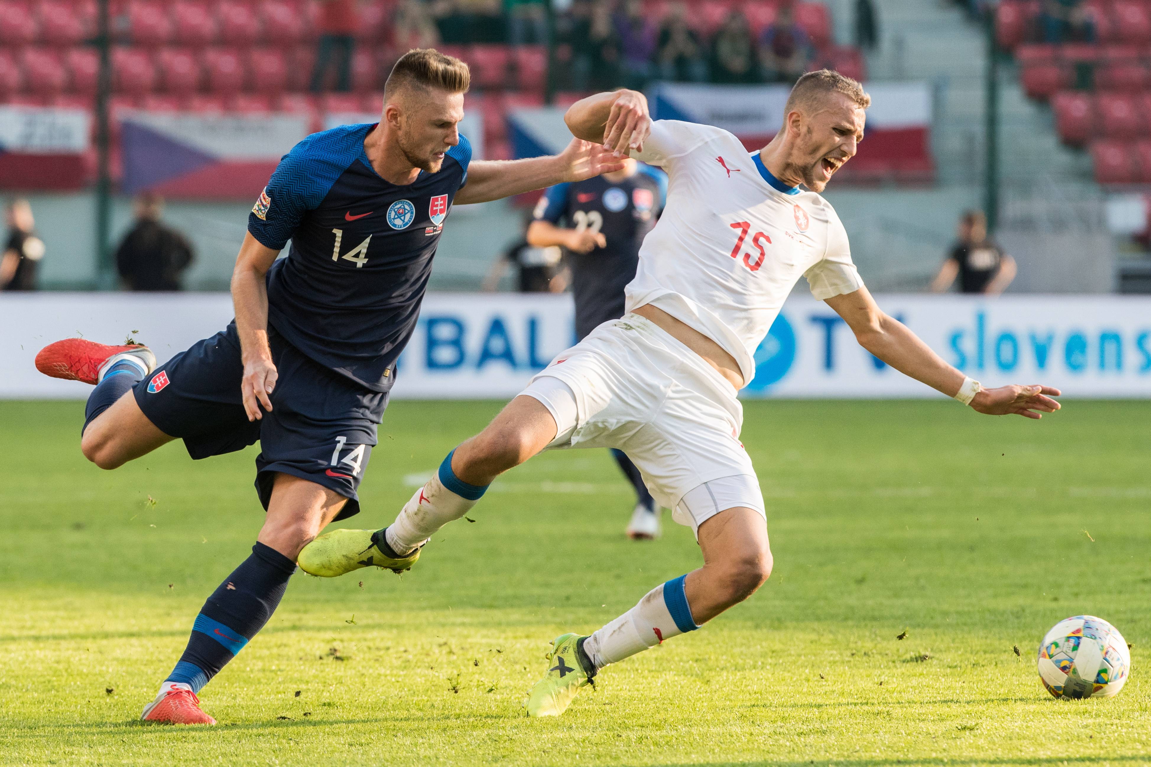 开云体育官方网站-克罗地亚队在欧预赛中遭遇挑战