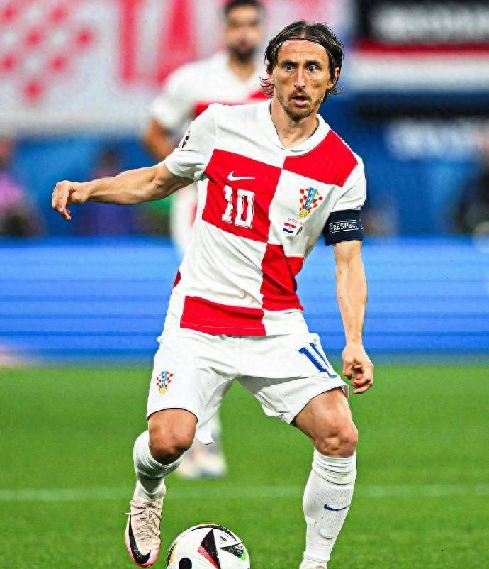 克罗地亚队在欧预赛中遭遇挑战 克罗地亚队在欧预赛中遭遇挑战