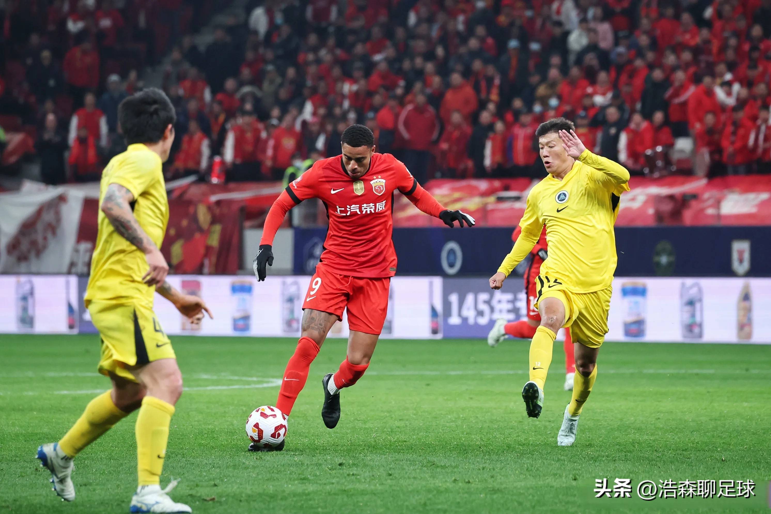 中超比赛持续激烈,球队实力均衡 中超比赛持续激烈,球队实力均衡