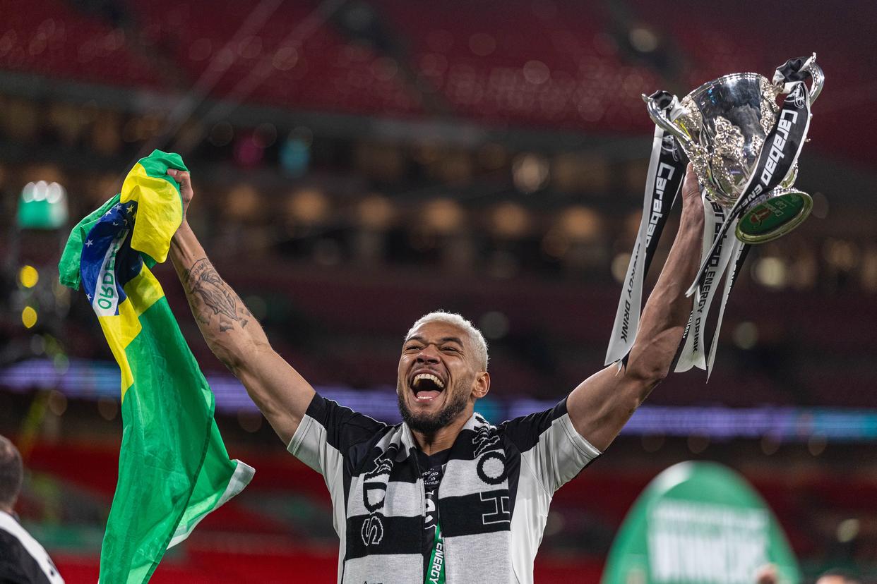 队员在足球比赛中创造了新纪录! 队员在足球比赛中创造了新纪录!