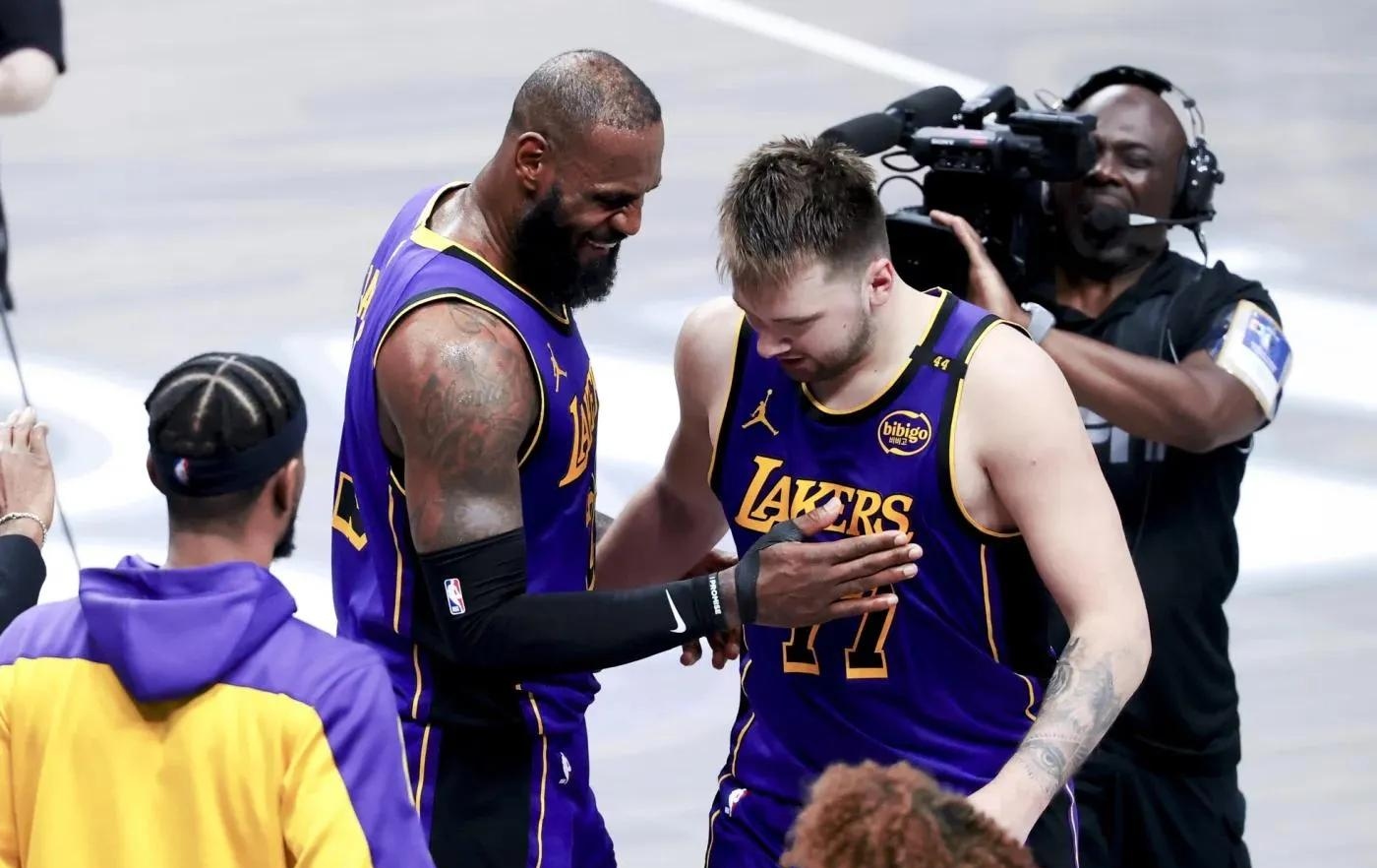 开云体育平台APP-勒布朗詹姆斯季后赛大爆发,率队击败对手的简单介绍