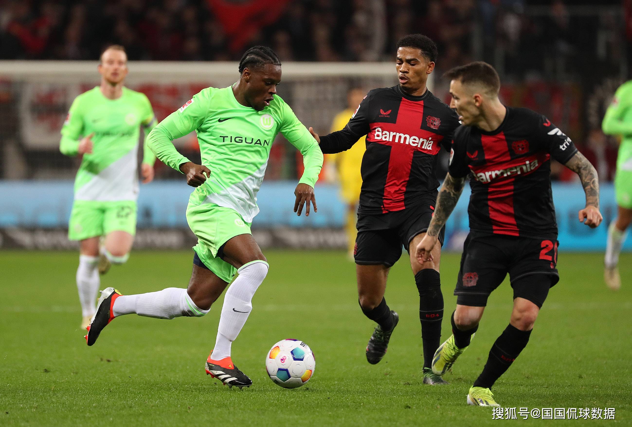 开云体育平台APP-奥格斯堡大比分取胜,引领积分榜