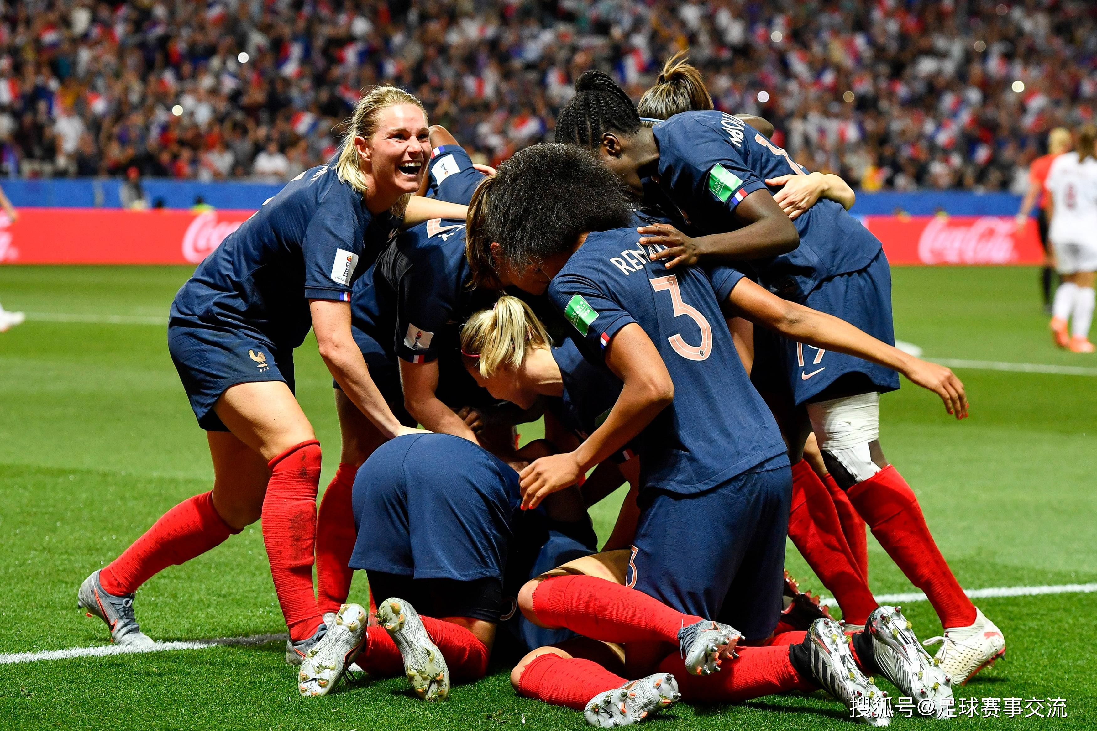 开云体育登录-德国女足队实力强劲,备战国际比赛