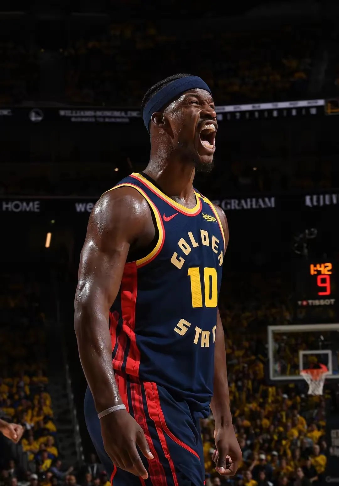 巴特勒展现领袖风范，带队战胜对手