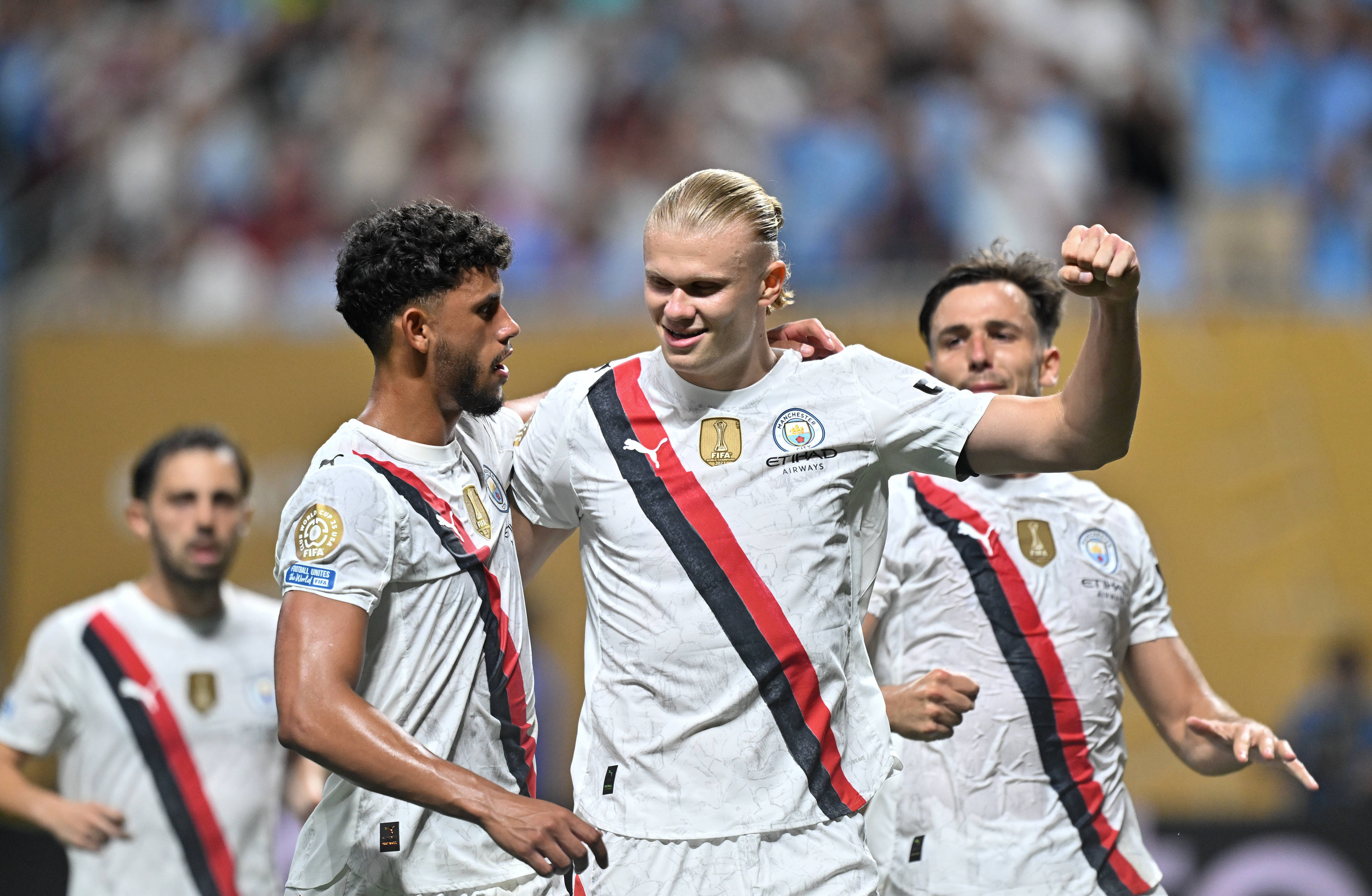 开云体育入口-曼城客场大胜桑德兰,继续追赶领头羊