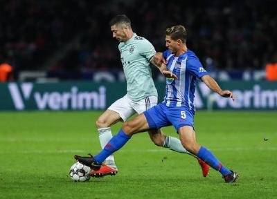 沙尔克遭遇惨败，球队陷入危机