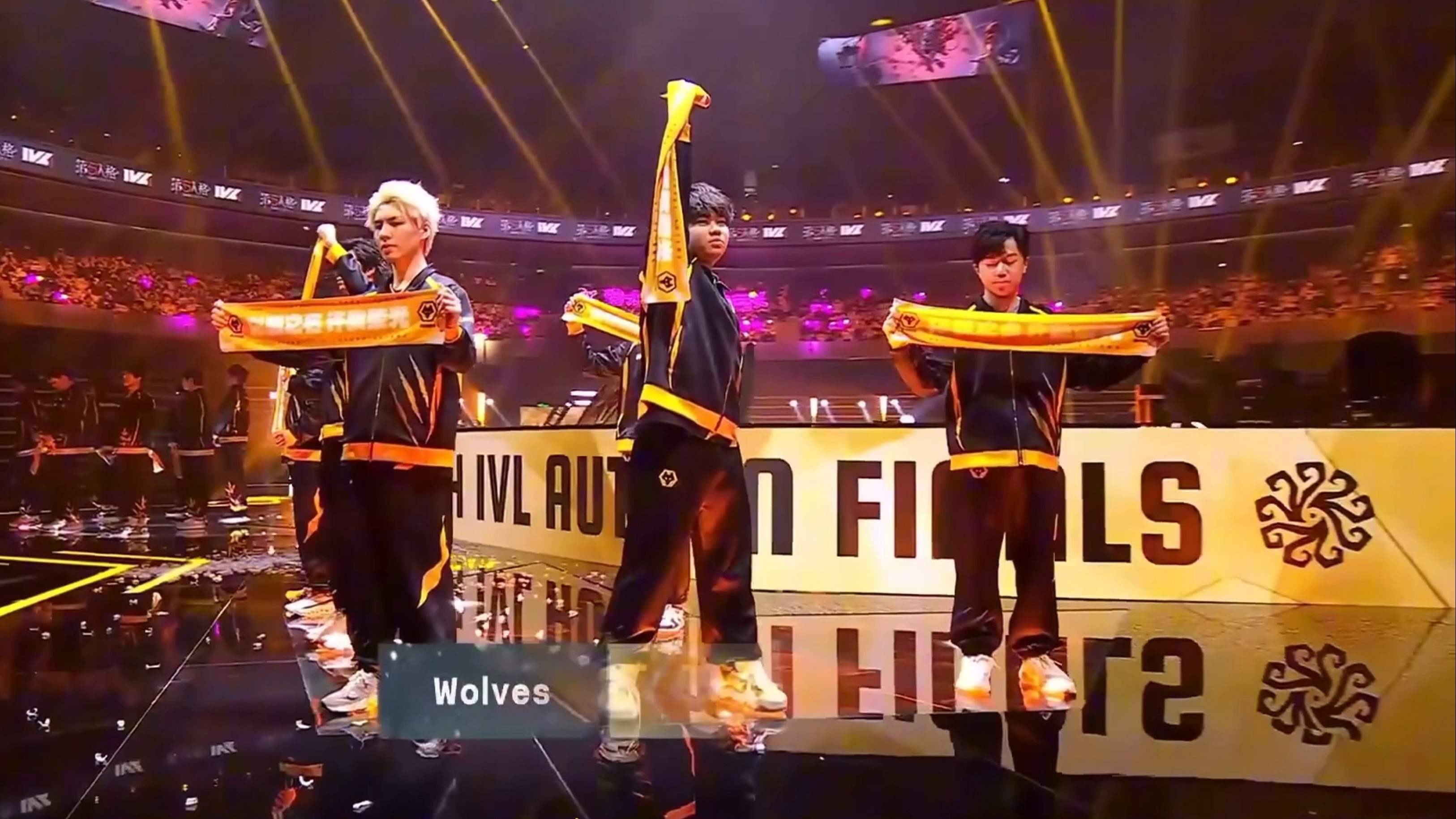 开云体育官方网站-FLY轻取G2,Hanssama团战一打五顶尖较量成都决赛之夜,点燃全场激情