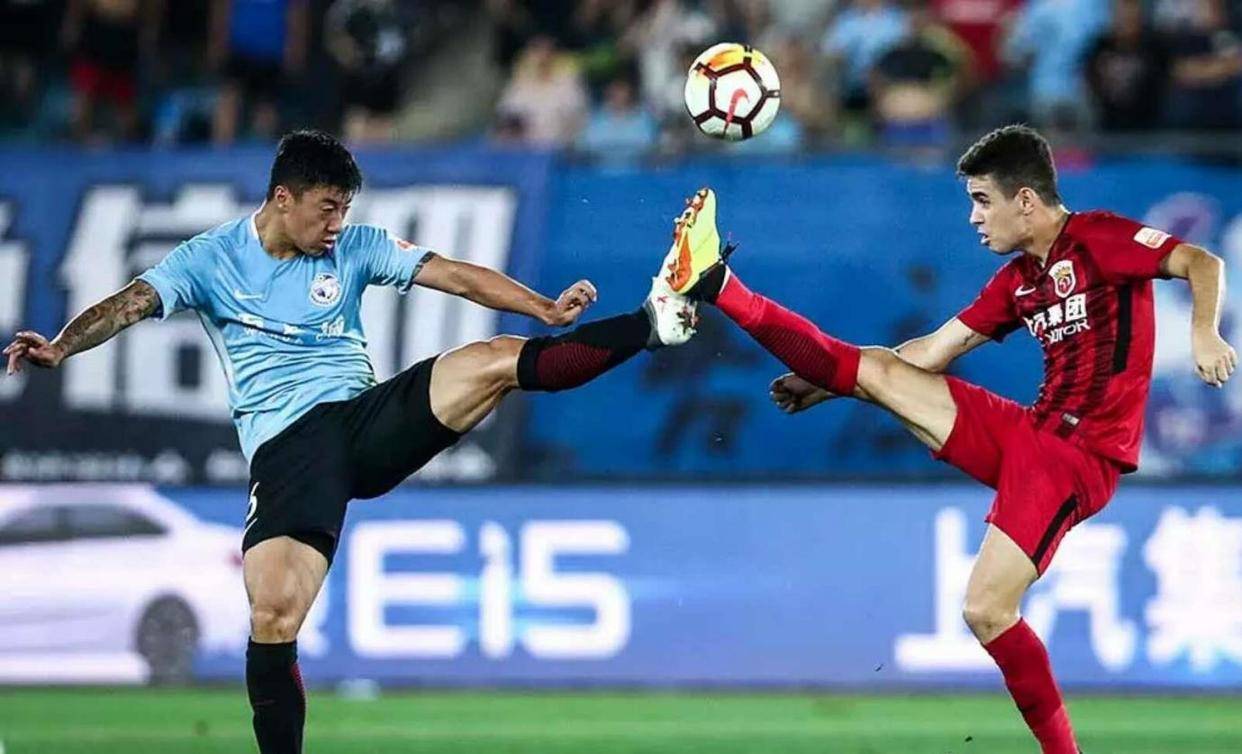 国内足球强队碰撞,胜负分晓近在咫尺 国内足球强队碰撞,胜负分晓近在咫尺