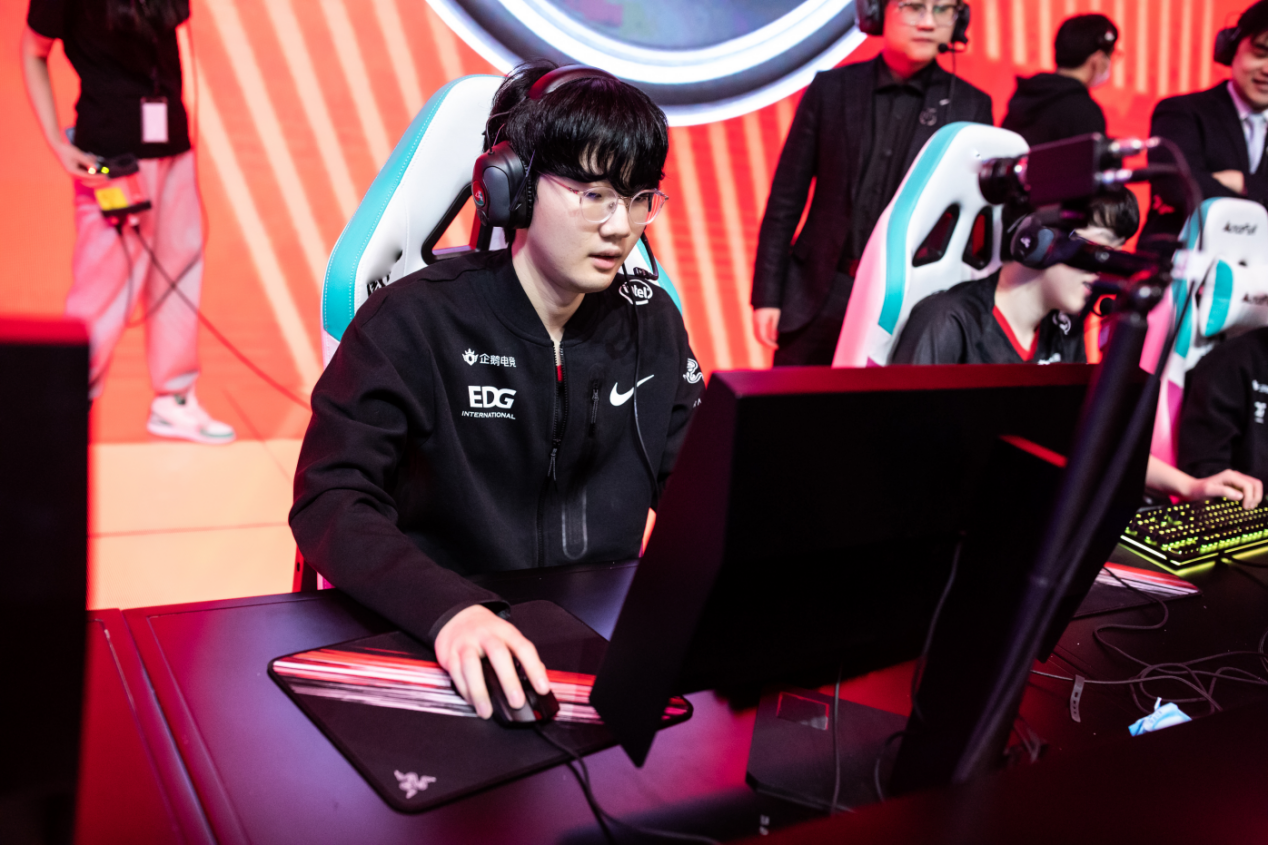 100T绝杀SHR，Viper打出惊人五杀强强对话半决赛，技惊四座