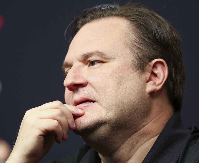 开云体育app-法兰克福球员收到乌龙球风波,遭球迷批评