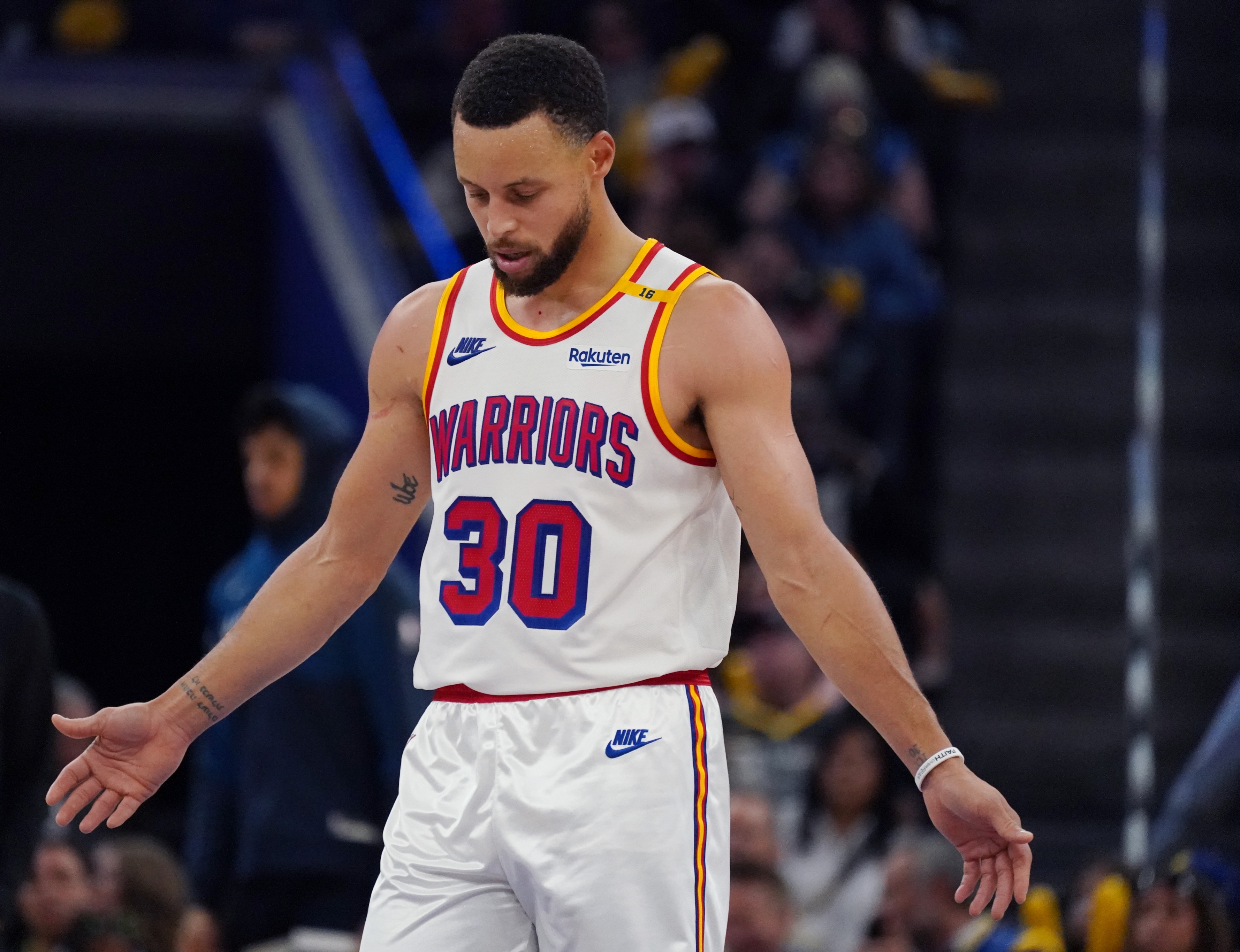 开云体育中国-森林狼队球星遭遇伤病,赛季前景堪忧