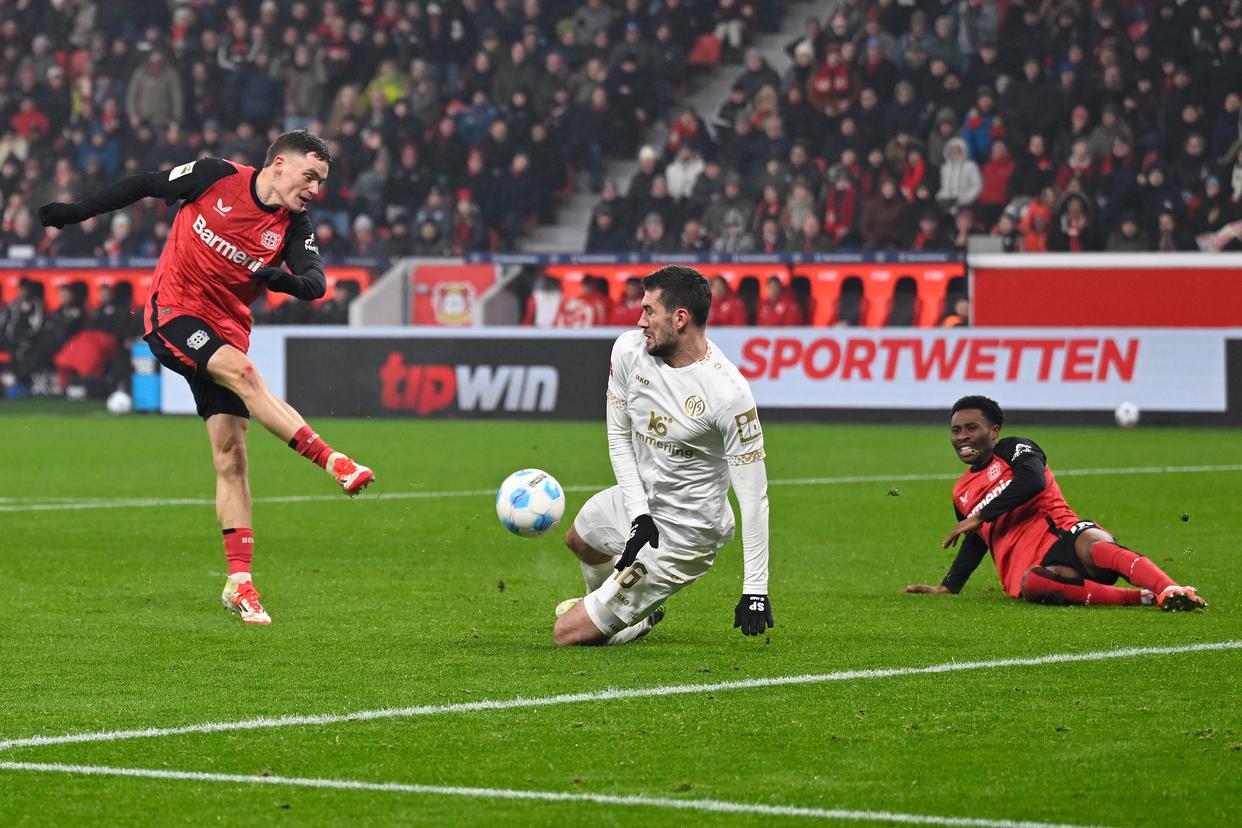 关于美因茨球员全力以赴取得宝贵3分的信息