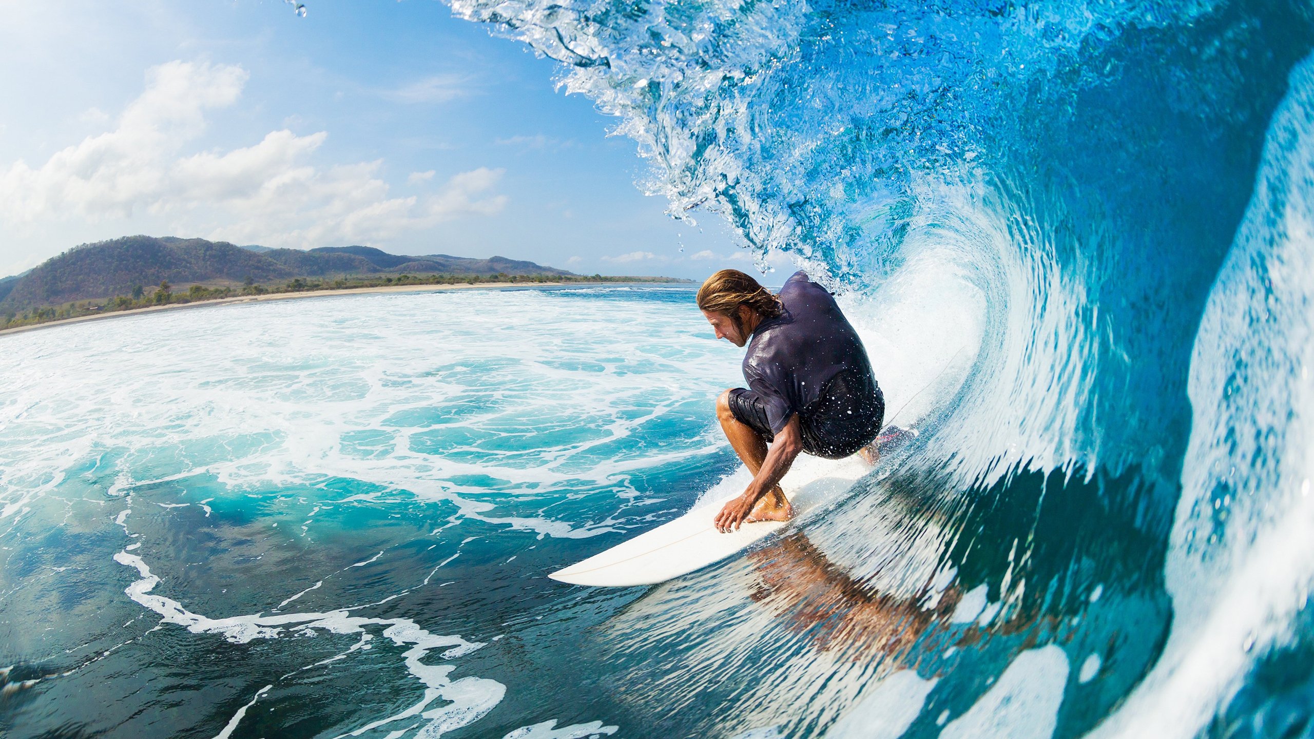 蓝色狂飙撞上红色铁壁,米切尔49分神话与公牛的时代强压