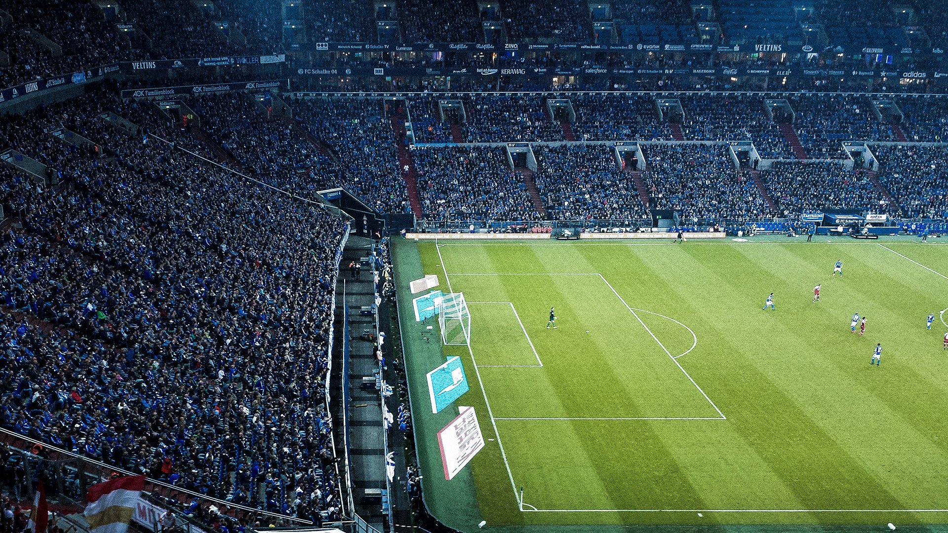 草根与超级英雄的共鸣,从洪都拉斯爆冷到C罗的个人英雄主义